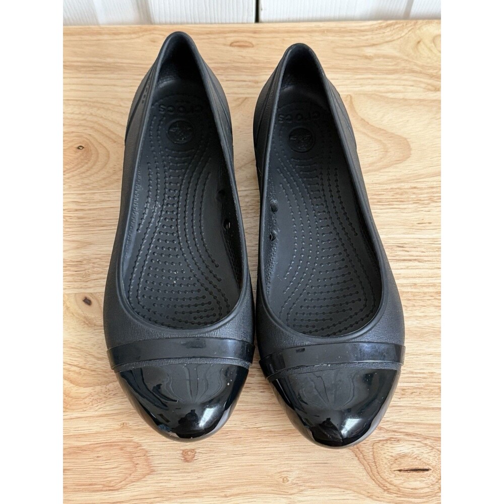 CROCS Womens 7 Flats Ballet Cap Toe Patent Leather Black Casual Rubber Shoe